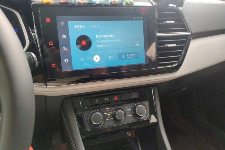 Used Jetta VS7 2024 280TSI Automatic Pioneer Edition Audio And AC Panel