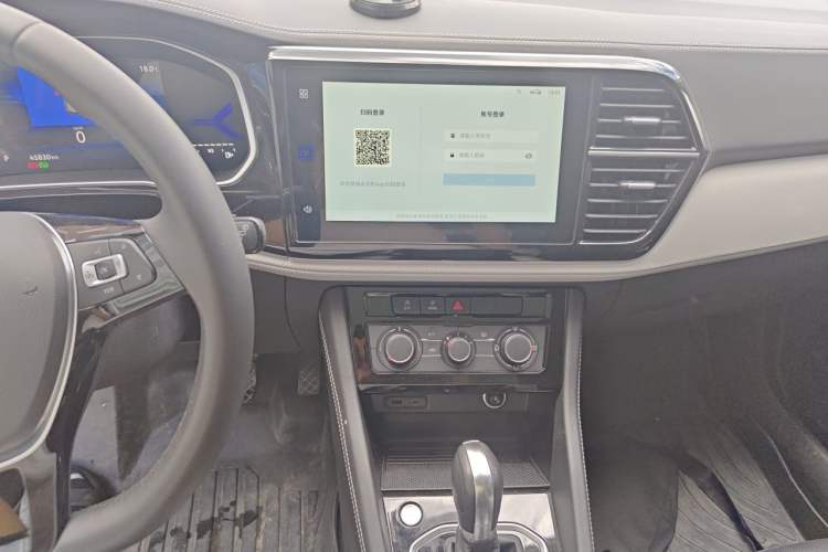 Used Jetta VS7 2024 280TSI Automatic Glory Edition Audio And AC Panel