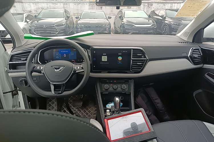 Used Jetta VS7 2024 280TSI Automatic Glory Edition Center Console