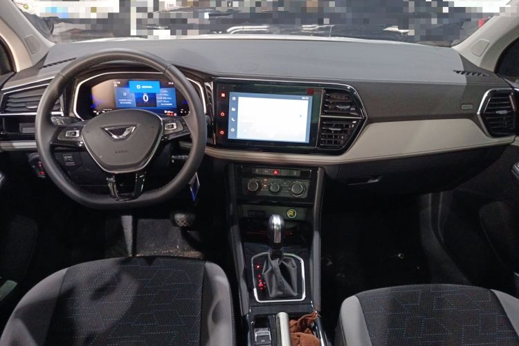 Used Jetta VS7 2024 280TSI Automatic Glory Edition Center Console