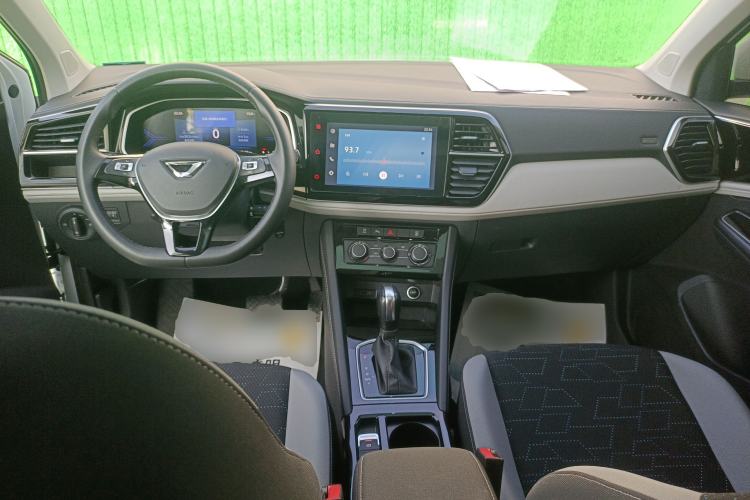 Used Jetta VS7 2024 280TSI Automatic Pioneer Edition Center Console