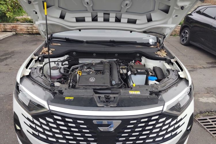 Used Jetta VS7 2024 5th Anniversary Edition 280TSI Manual Pioneer Version Engine Bay