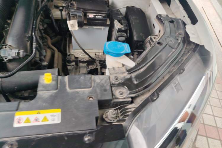 Used Jetta VS7 2024 280TSI Automatic Pioneer Edition Engine Bay Left