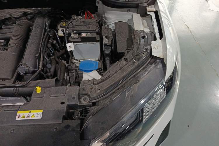 Used Jetta VS7 2024 280TSI Automatic Glory Edition Engine Bay Left