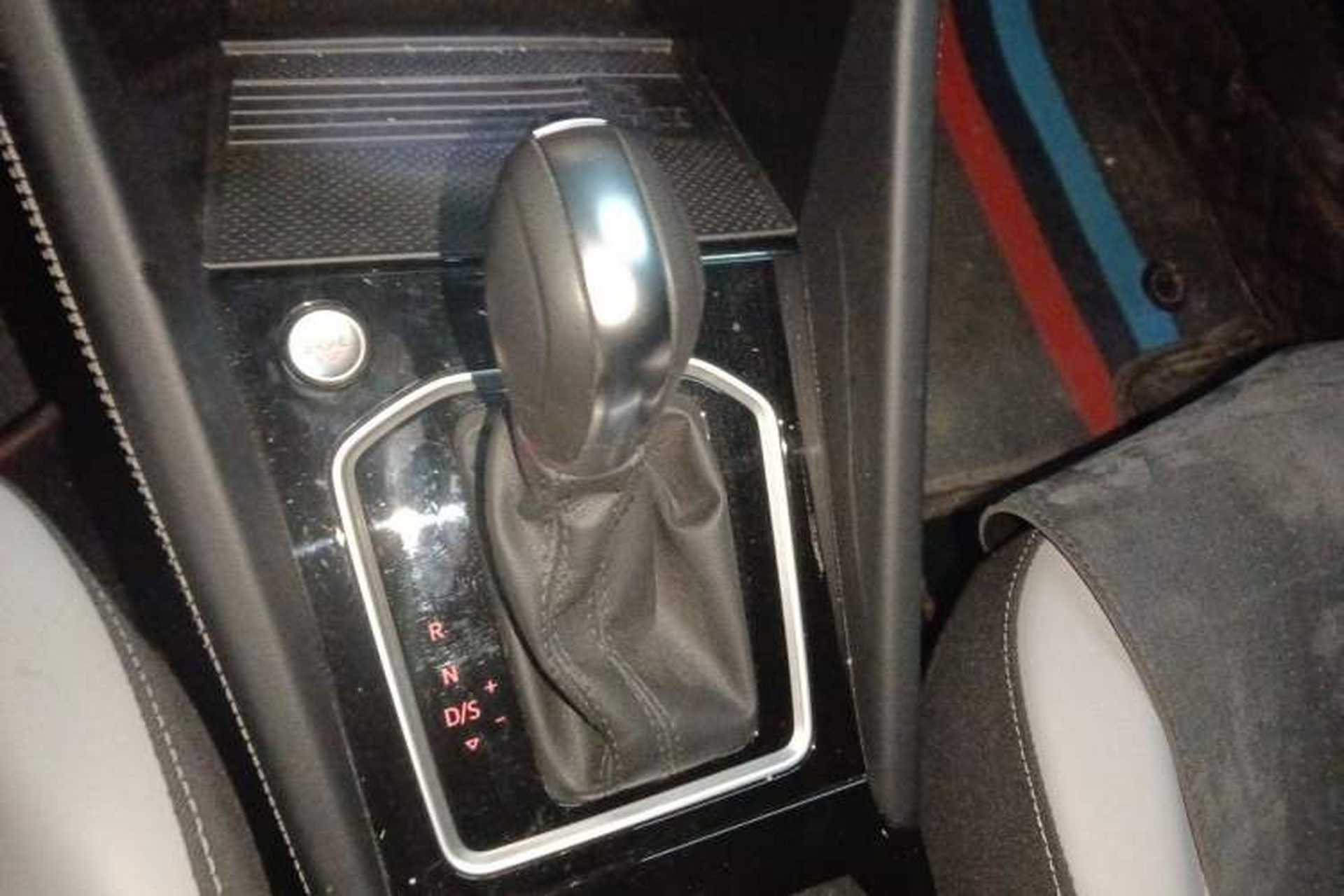 Used Jetta VS7 2024 280TSI Automatic Glory Edition Gear Lever