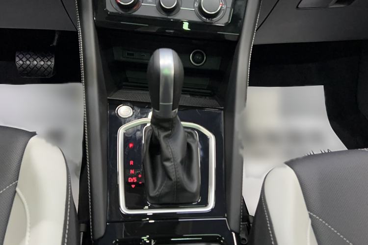 Used Jetta VS7 2024 280TSI Automatic Glory Edition Gear Lever