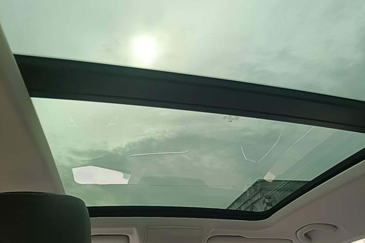 Used Jetta VS7 2024 280TSI Automatic Glory Edition Headliner