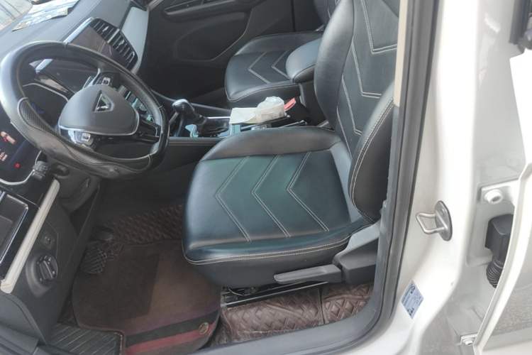 Used Jetta VS7 2024 280TSI Automatic Pioneer Edition Left Front Seat