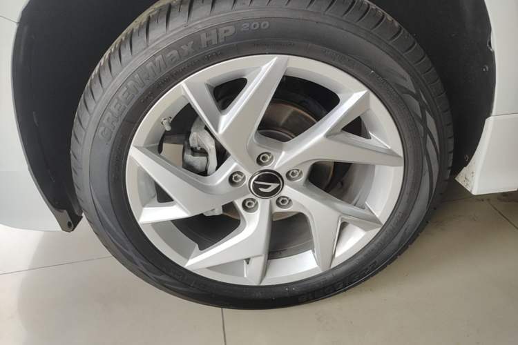 Used Jetta VS7 2024 280TSI Automatic Glory Edition Left Front Wheel Hub