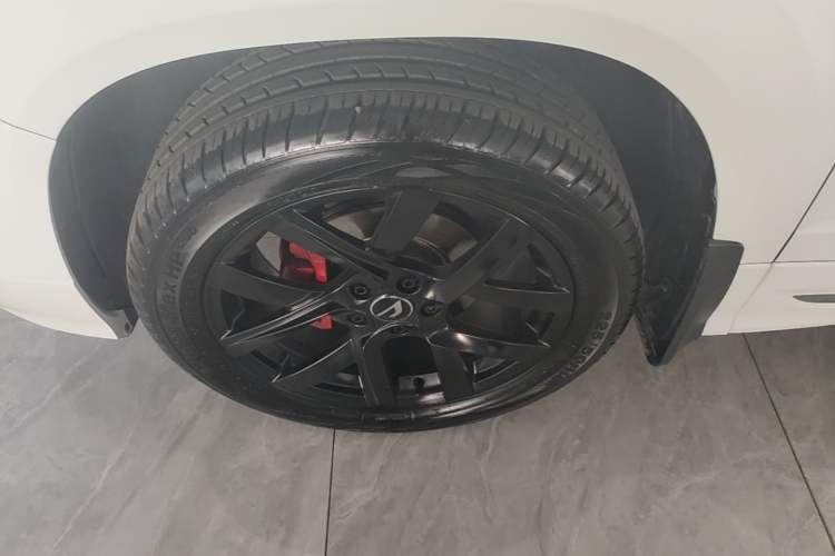 Used Jetta VS7 2024 280TSI Manual Pioneer Edition Left Front Wheel Hub