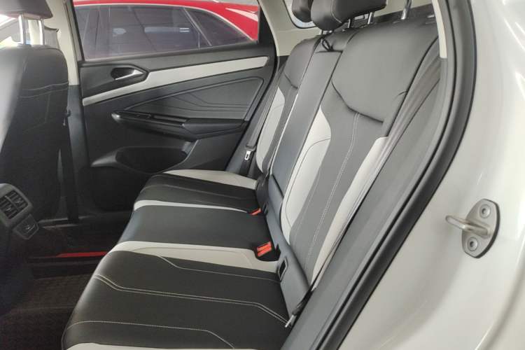 Used Jetta VS7 2024 280TSI Automatic Glory Edition Left Rear Seat