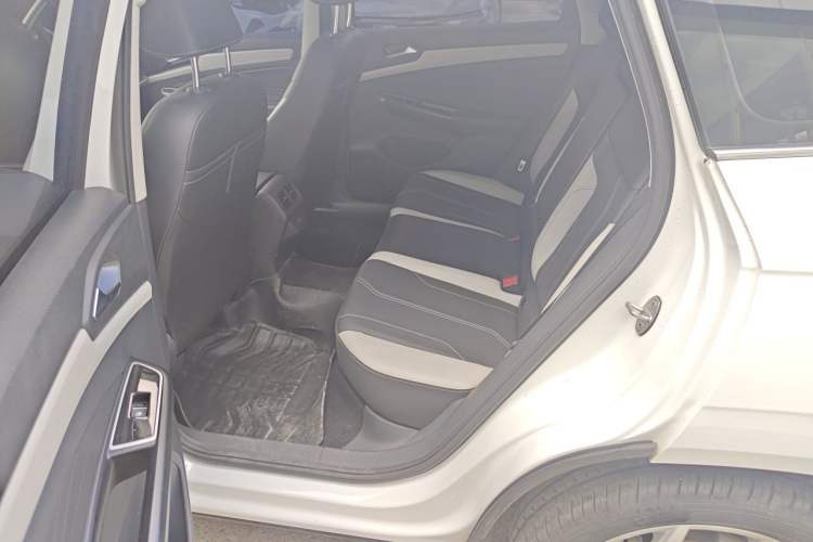 Used Jetta VS7 2024 280TSI Automatic Glory Edition Left Rear Seat