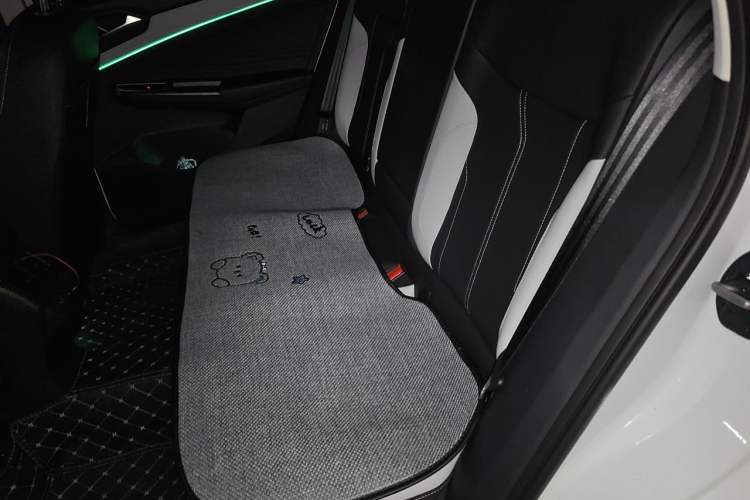Used Jetta VS7 2024 280TSI Automatic Glory Edition Left Rear Seat