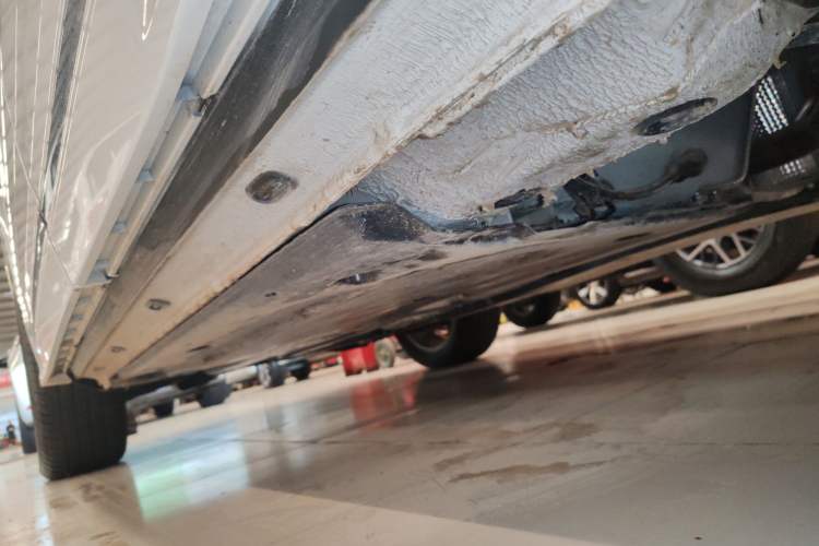 Used Jetta VS7 2024 280TSI Automatic Pioneer Edition Left Side Sill