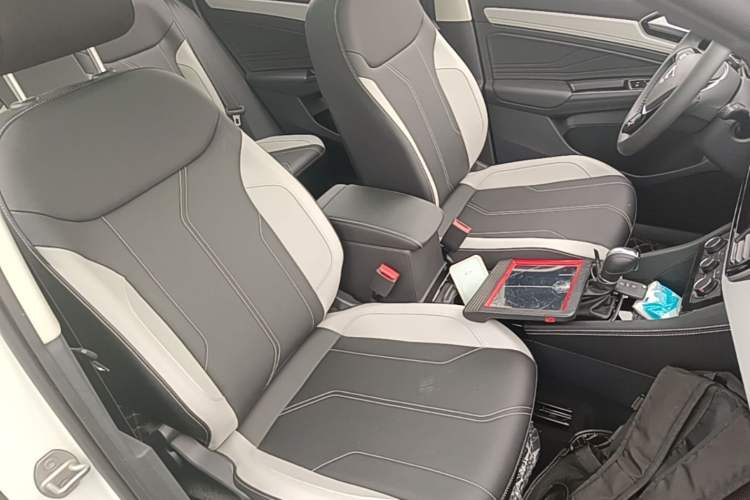 Used Jetta VS7 2024 280TSI Automatic Glory Edition Right Front Seat