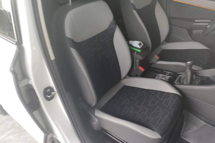 Used Jetta VS7 2024 280TSI Manual Pioneer Edition Right Front Seat