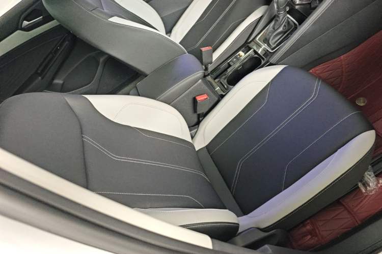 Used Jetta VS7 2024 280TSI Automatic Glory Edition Right Front Seat