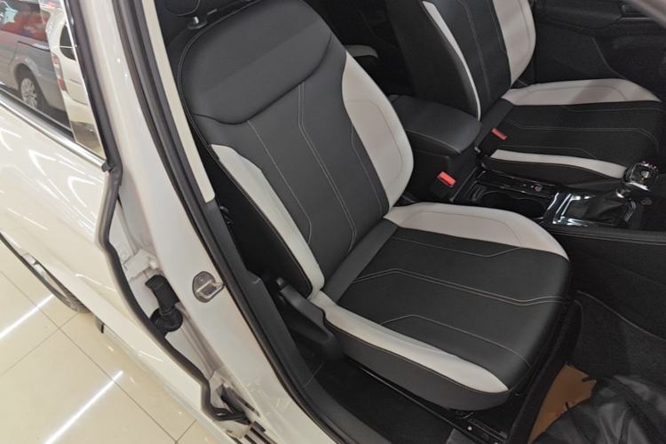 Used Jetta VS7 2024 280TSI Automatic Glory Edition Right Front Seat