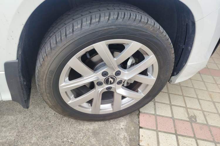 Used Jetta VS7 2024 280TSI Automatic Pioneer Edition Right Front Wheel Hub