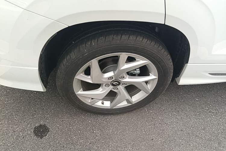 Used Jetta VS7 2024 280TSI Automatic Glory Edition Right Rear Wheel Hub