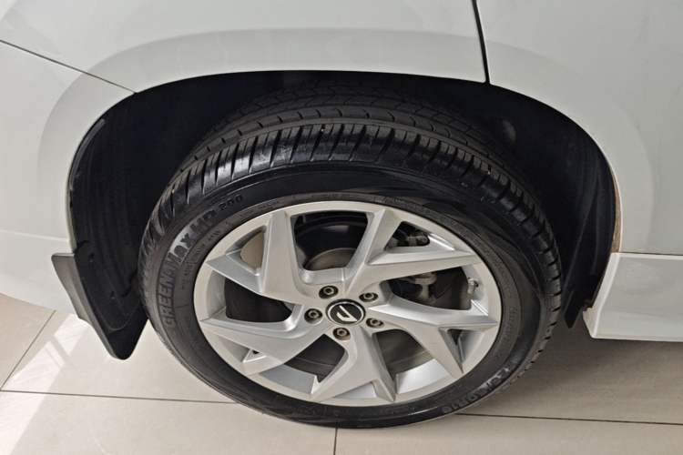 Used Jetta VS7 2024 280TSI Automatic Glory Edition Right Rear Wheel Hub