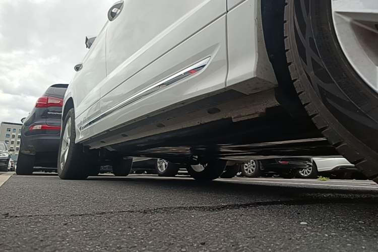 Used Jetta VS7 2024 280TSI Automatic Glory Edition Right Side Sill