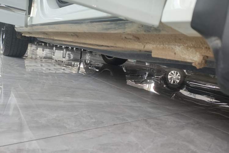 Used Jetta VS7 2024 280TSI Manual Pioneer Edition Right Side Sill