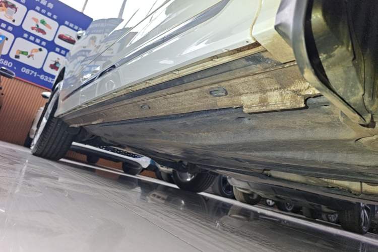 Used Jetta VS7 2024 280TSI Automatic Glory Edition Right Side Sill