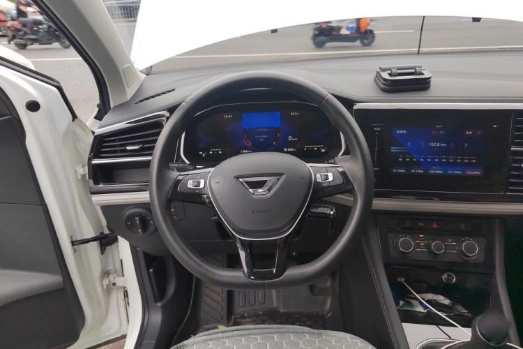 Used Jetta VS7 2024 5th Anniversary Edition 280TSI Manual Pioneer Version Steering Wheel