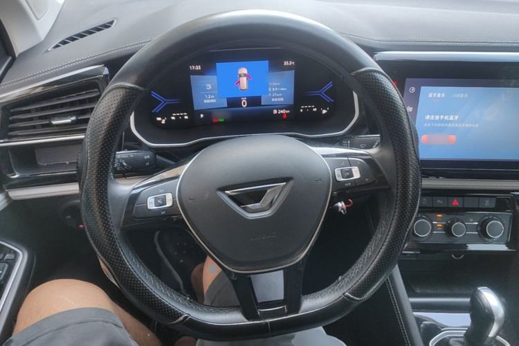 Used Jetta VS7 2024 280TSI Automatic Pioneer Edition Steering Wheel