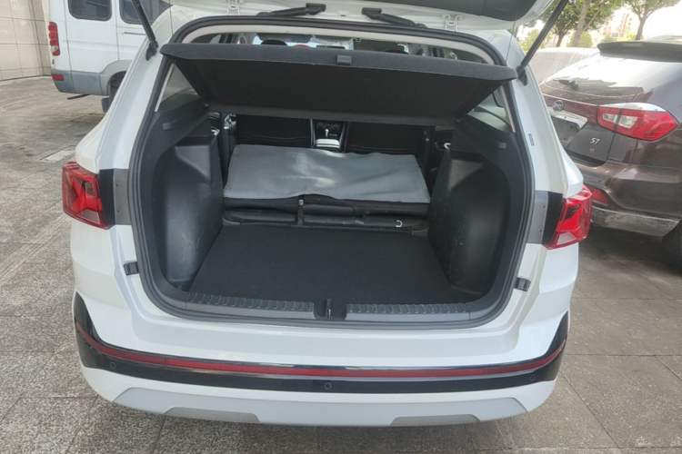 Used Jetta VS7 2024 280TSI Automatic Pioneer Edition Trunk