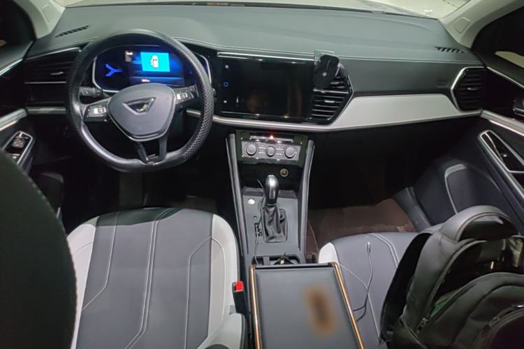 Used Jetta VS7 2026 Model, 280TSI Automatic Glory Edition Center Console