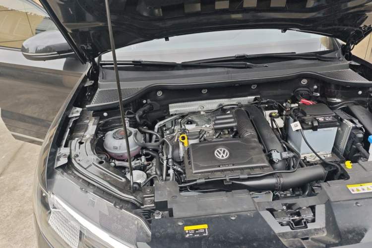 Used Jetta VS7 2026 Model, 280TSI Automatic Glory Edition Engine Bay Right