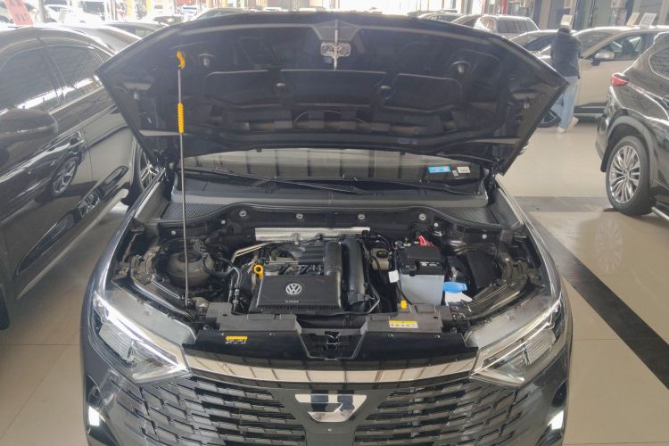 Used Jetta VS7 2026 Model, 280TSI Automatic Glory Edition Engine Bay