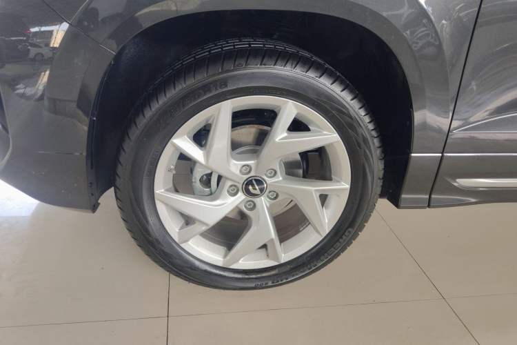 Used Jetta VS7 2026 Model, 280TSI Automatic Glory Edition Left Front Wheel Hub