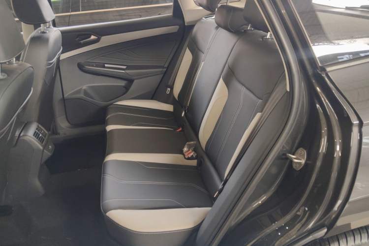 Used Jetta VS7 2026 Model, 280TSI Automatic Glory Edition Left Rear Seat