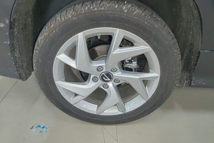Used Jetta VS7 2026 Model, 280TSI Automatic Glory Edition Right Rear Wheel Hub
