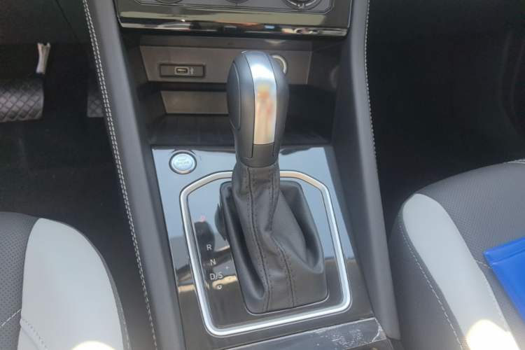 Used Jetta VS7 2026 Model, Qianli Jiangshan 280TSI Automatic Glory Edition Gear Lever