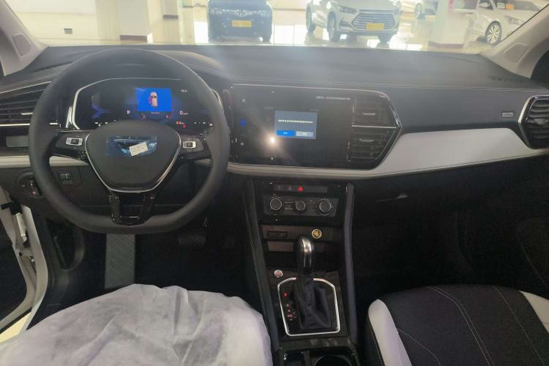 Used Jetta VS7 2026 Model, 280TSI Automatic Glory Edition Center Console