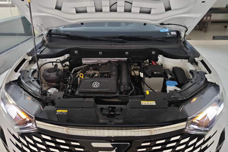 Used Jetta VS7 2026 Model, 280TSI Automatic Pioneer Edition Engine Bay