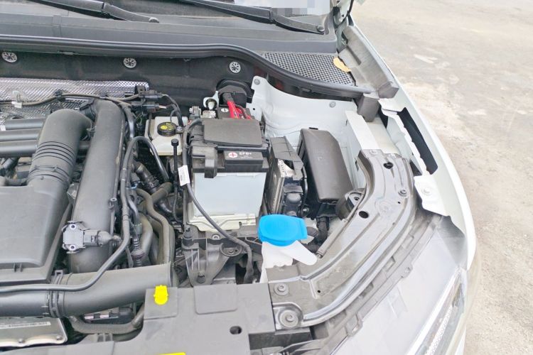 Used Jetta VS7 2026 Model, 280TSI Automatic Glory Edition Engine Bay Left