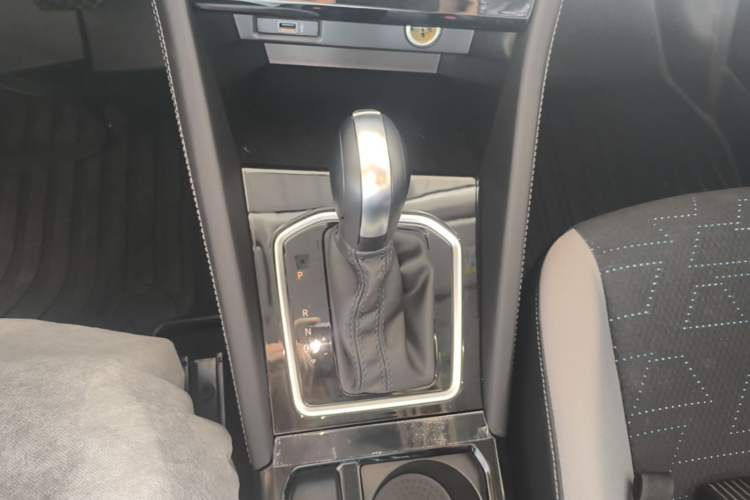Used Jetta VS7 2026 Model, 280TSI Automatic Pioneer Edition Gear Lever