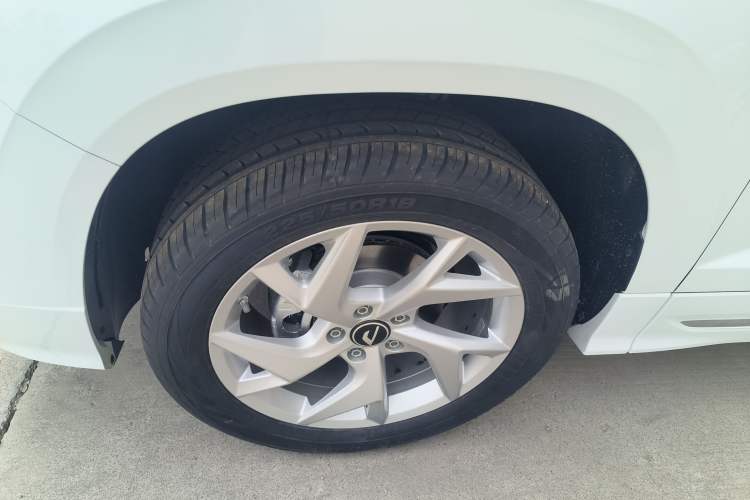 Used Jetta VS7 2026 Model, 280TSI Automatic Glory Edition Left Front Wheel Hub