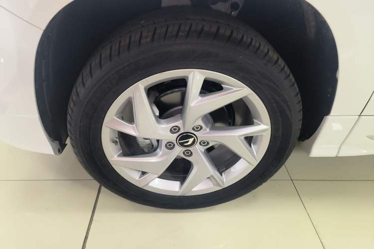 Used Jetta VS7 2026 Model, 280TSI Automatic Glory Edition Left Front Wheel Hub