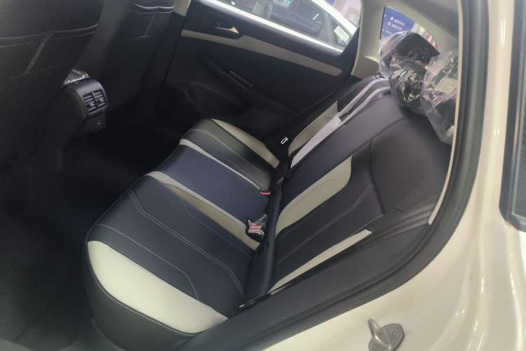 Used Jetta VS7 2026 Model, 280TSI Automatic Glory Edition Left Rear Seat