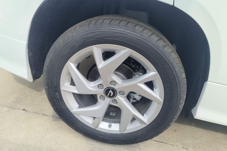 Used Jetta VS7 2026 Model, 280TSI Automatic Glory Edition Right Rear Wheel Hub