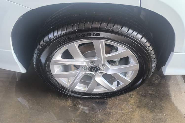 Used Jetta VS7 2026 Model, 280TSI Automatic Pioneer Edition Right Rear Wheel Hub