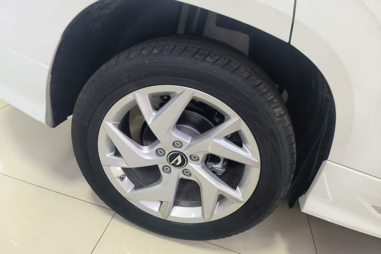 Used Jetta VS7 2026 Model, 280TSI Automatic Glory Edition Right Rear Wheel Hub