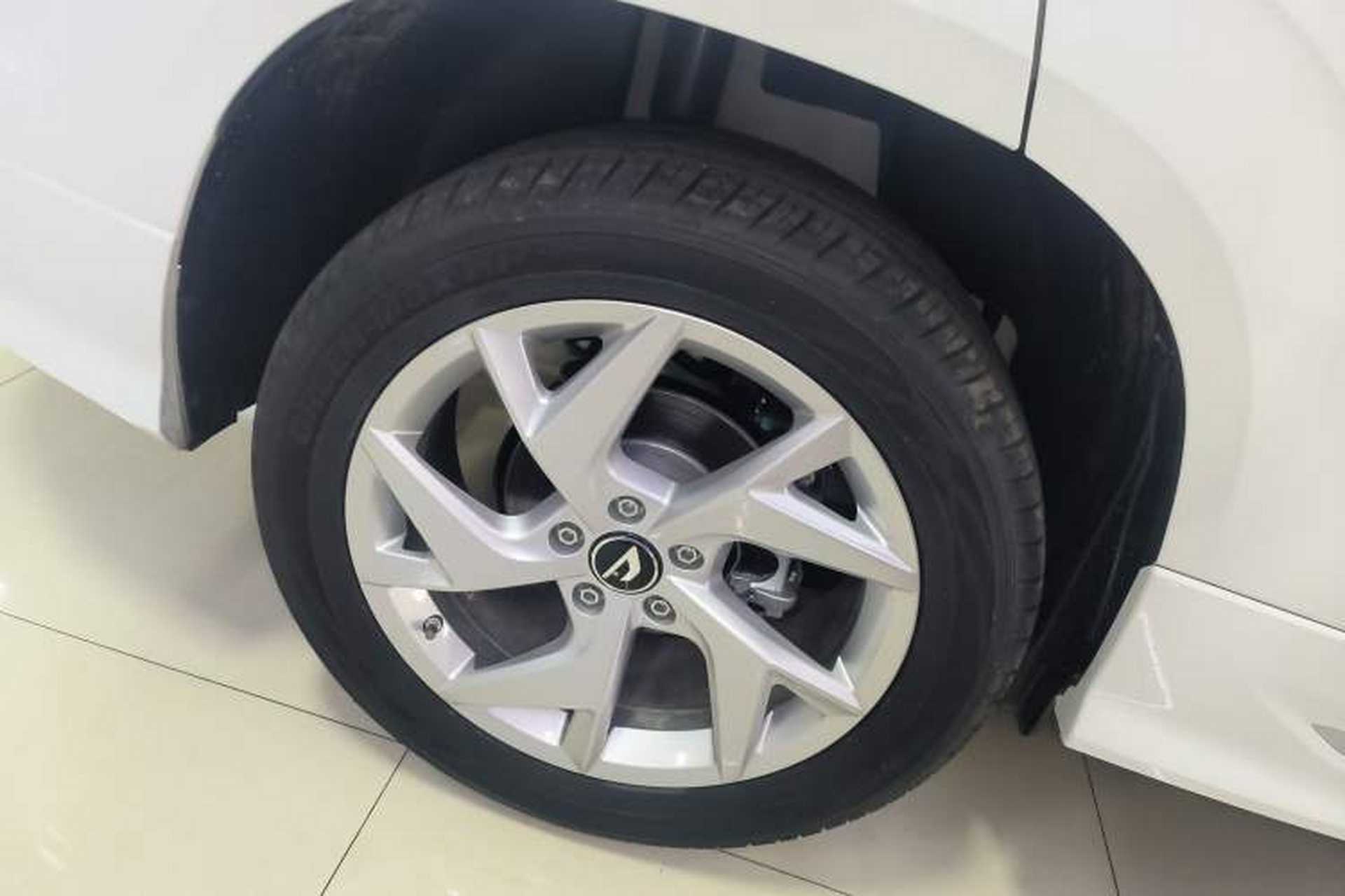 Used Jetta VS7 2026 Model, 280TSI Automatic Glory Edition Right Rear Wheel Hub