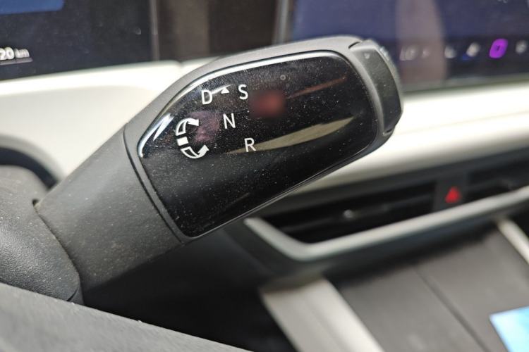 Used Jetta VS8 2026 Model 280TSI Automatic Supreme Edition Gear Lever